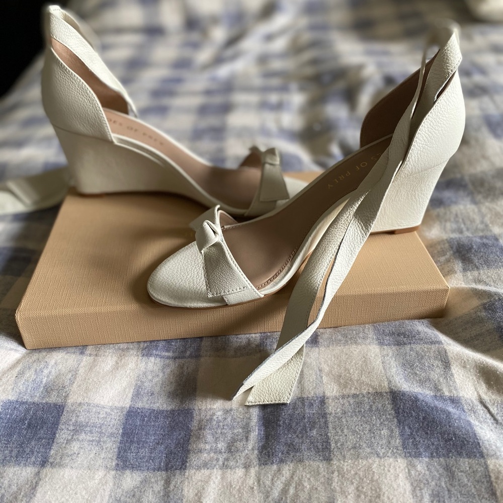 Shows of Prey- Wedge Heels